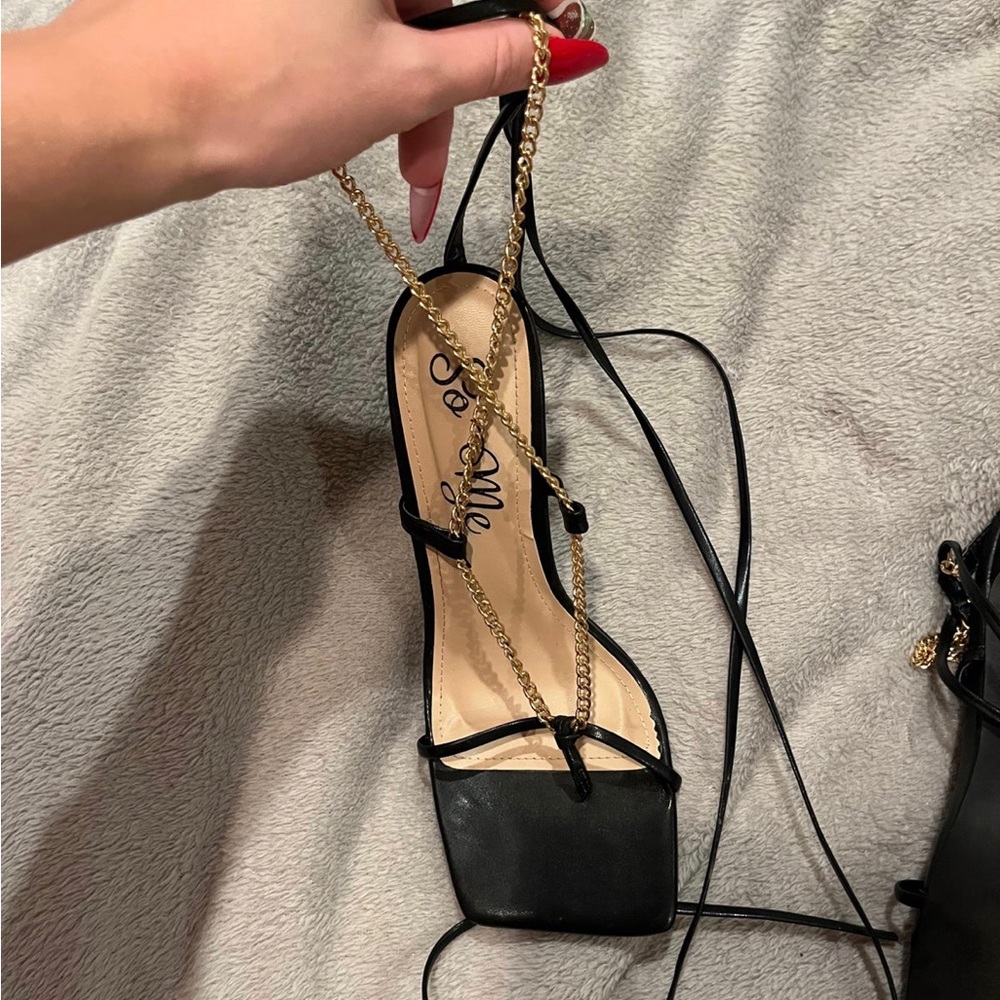 Black heels - Picture 3 of 4